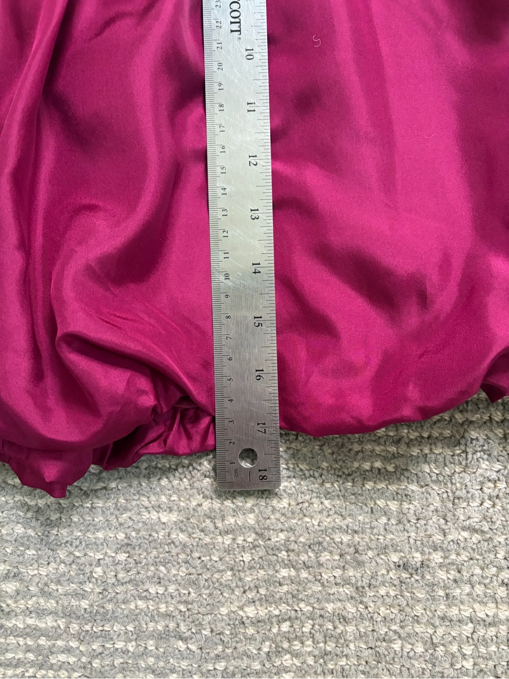 100% Silk High-Waist Bubble Shorts in Berry VINTAGE NEVER BEEN WORN - Picture 7 of 9
